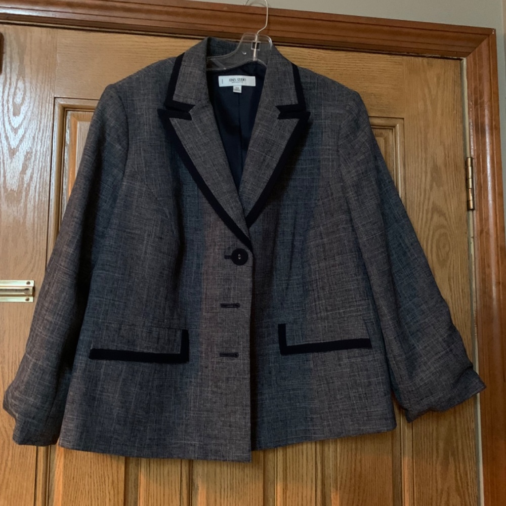 Suit jacket - Picture 3 of 3